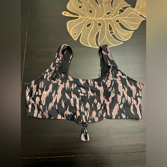 Pink Queen Two-Piece High Waisted Swimsuit NWOT - Picture 3 of 6